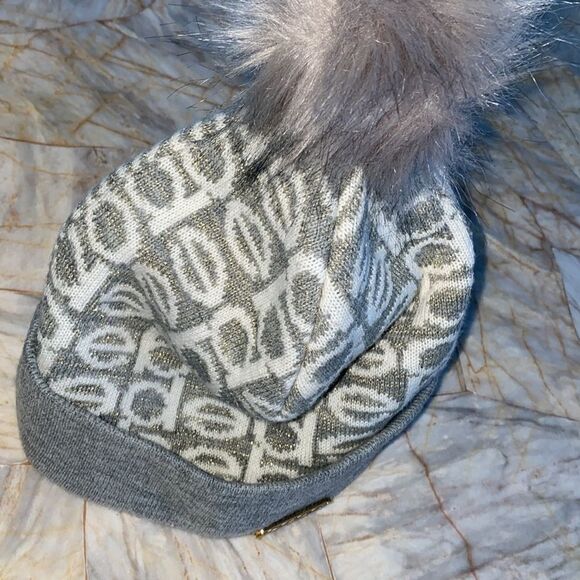 BEBE  Hat ‎ Gray/White with Logo Beanie Pom Ski One Size main image 8